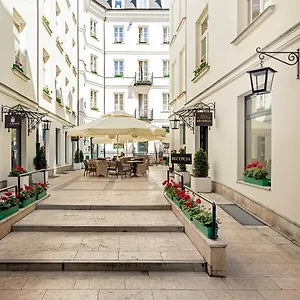 4* Lägenhetshotell St. Andrew's Palace